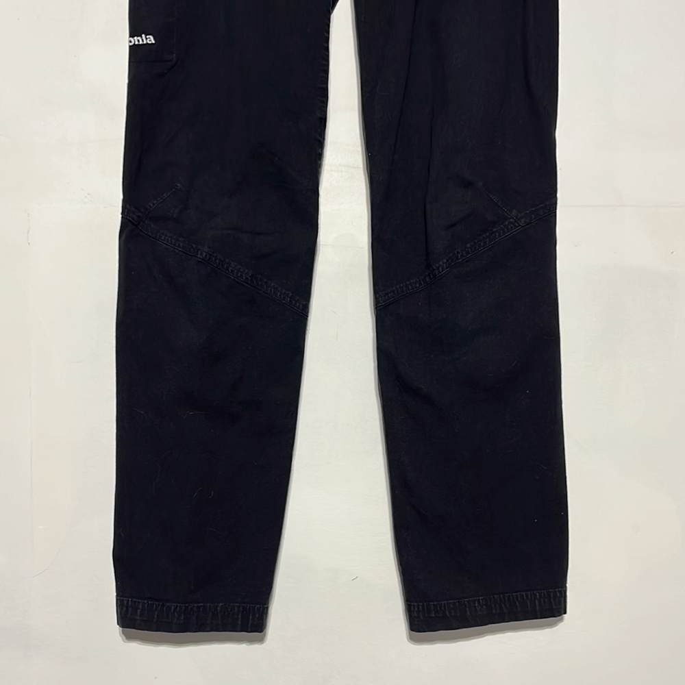 Patagonia Mid Rise Black Organic Cotton Straight Leg Cargo Pants Size 6 - Picture 3 of 11